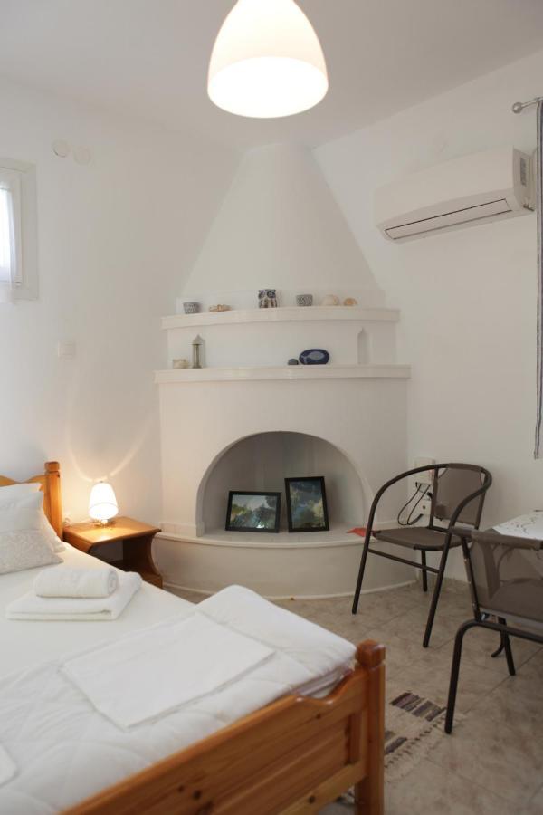 O Pyrgos Accommodations Panormos  Екстериор снимка