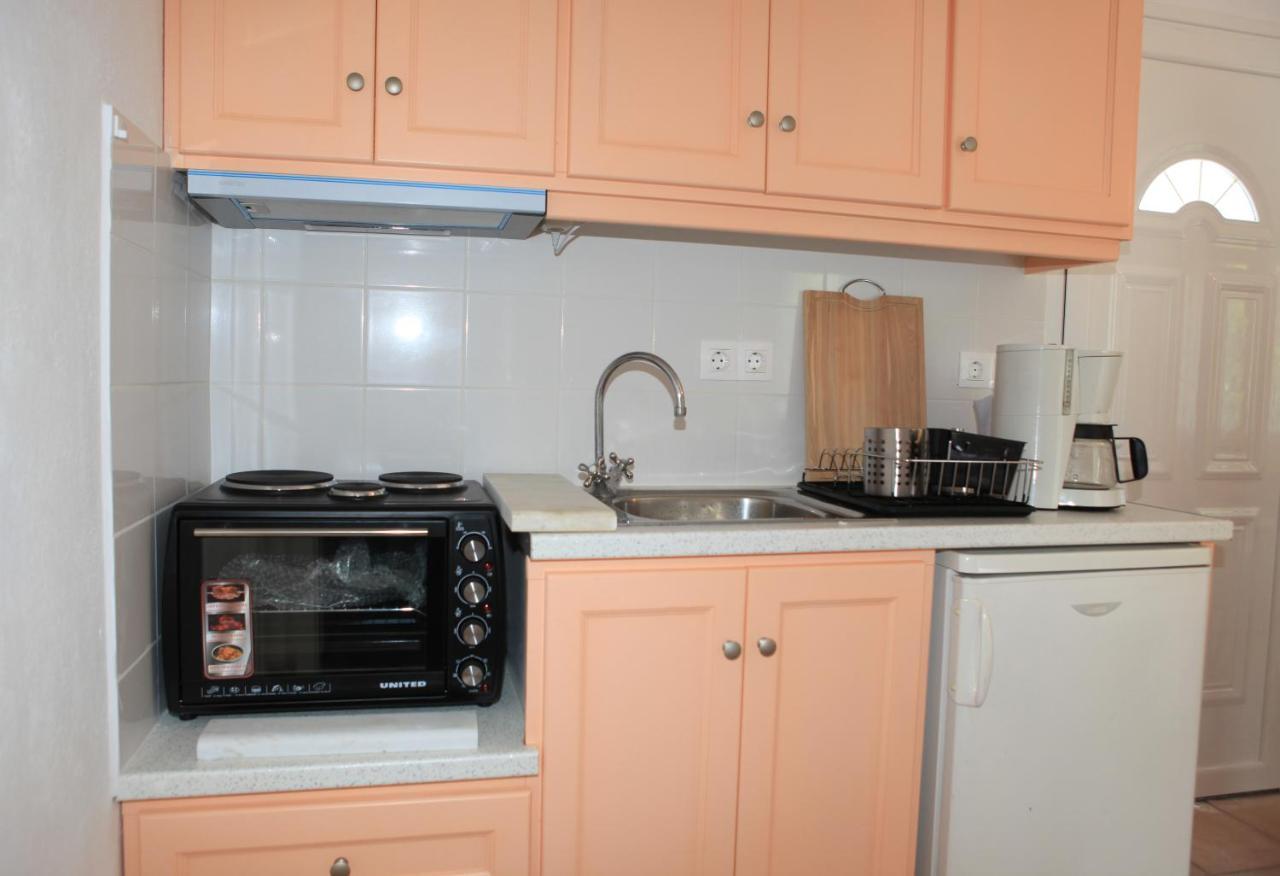O Pyrgos Accommodations Panormos  Екстериор снимка