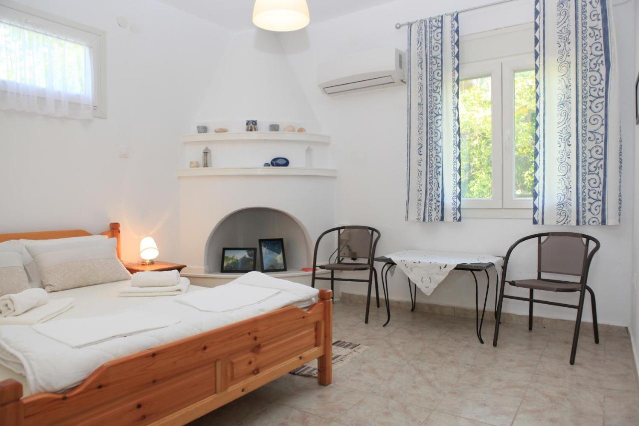 O Pyrgos Accommodations Panormos  Екстериор снимка
