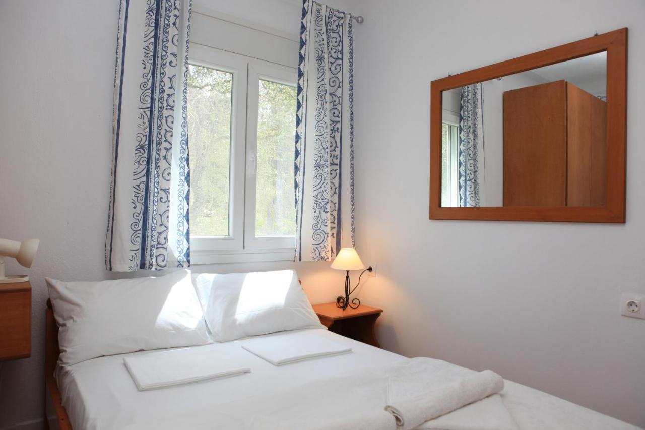 O Pyrgos Accommodations Panormos  Екстериор снимка
