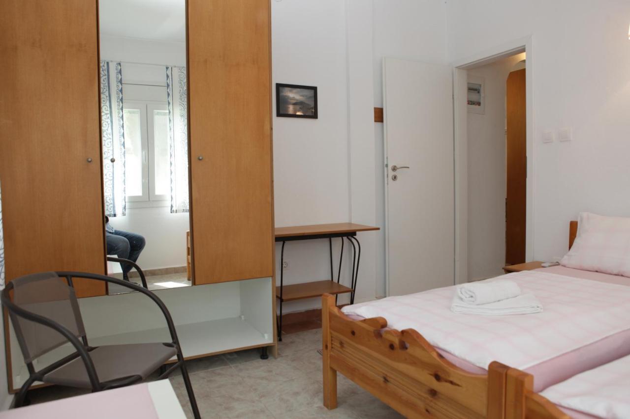 O Pyrgos Accommodations Panormos  Екстериор снимка