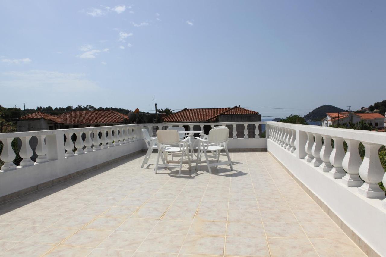 O Pyrgos Accommodations Panormos  Екстериор снимка