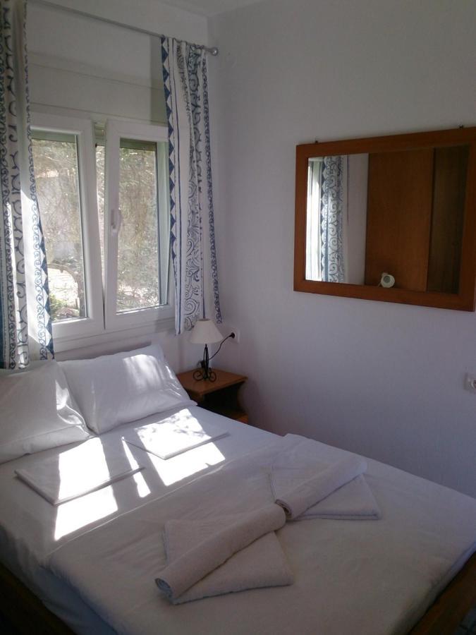 O Pyrgos Accommodations Panormos  Екстериор снимка