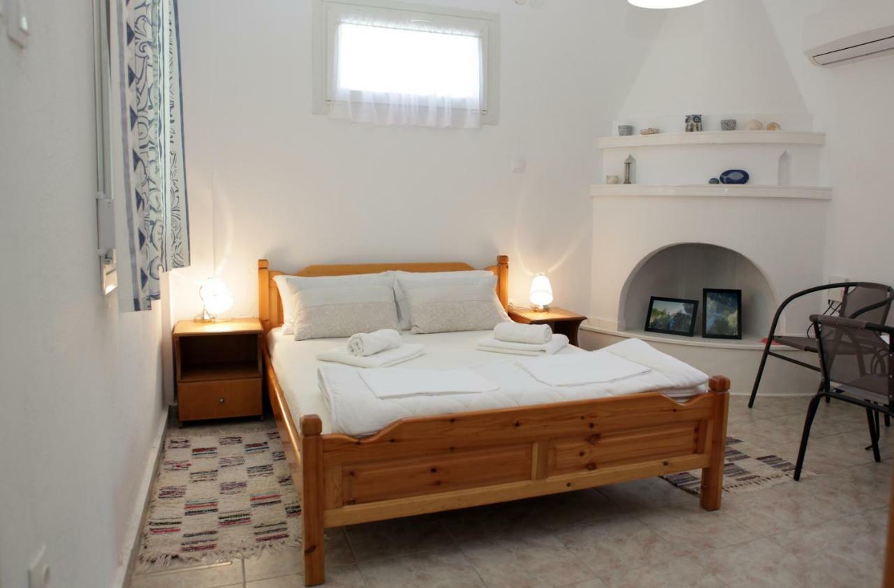 O Pyrgos Accommodations Panormos  Екстериор снимка