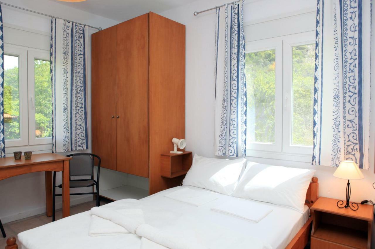 O Pyrgos Accommodations Panormos  Екстериор снимка