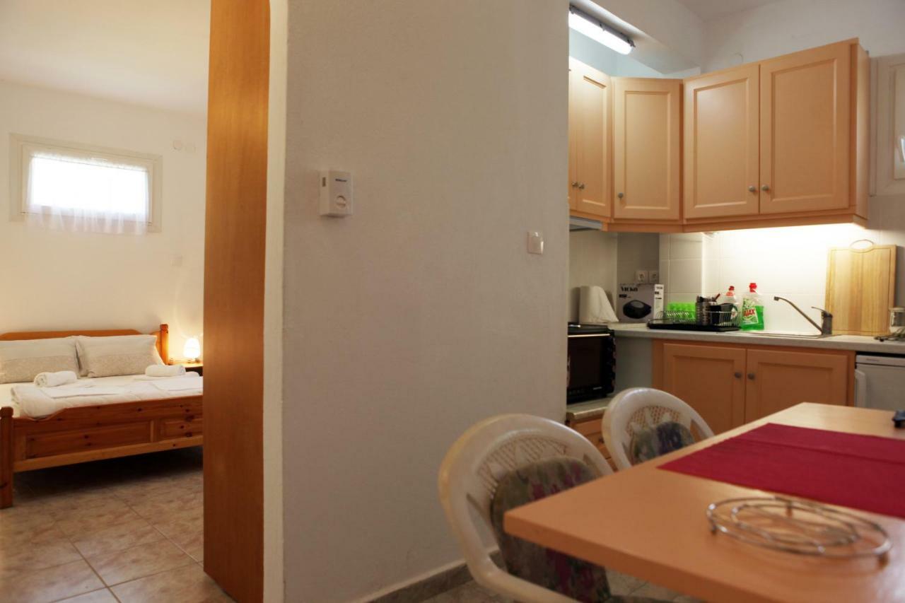 O Pyrgos Accommodations Panormos  Екстериор снимка