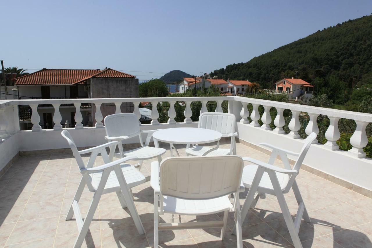 O Pyrgos Accommodations Panormos  Екстериор снимка